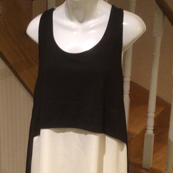 💕💕Host Pick 💕💕Tunic slip on long tank 2in1 look colour black /cream - Picture 2 of 7